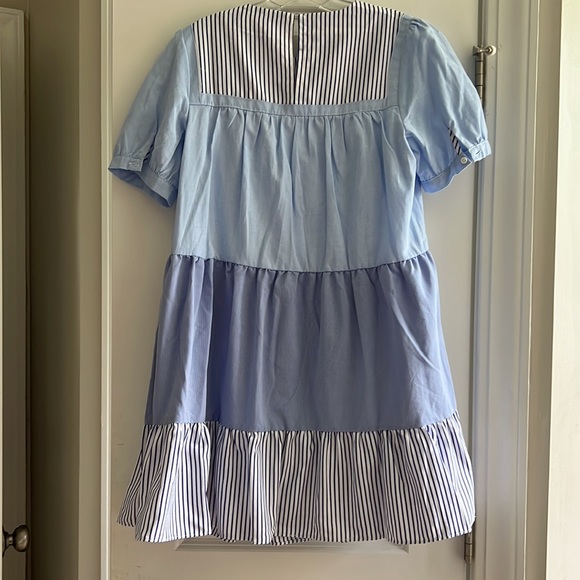 NWOT Pomander Place tiered Oxford dress, size medium. - Picture 3 of 4